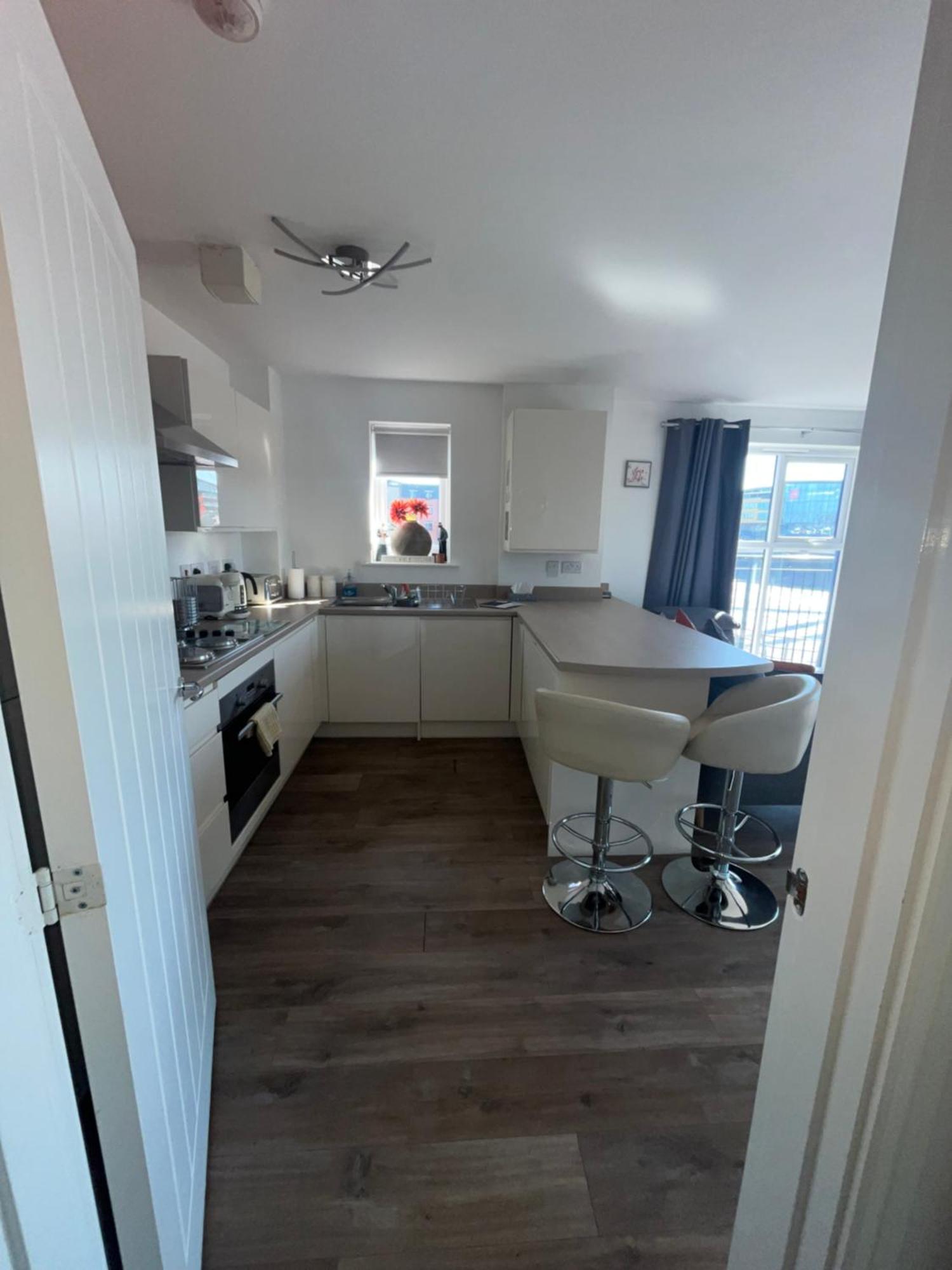 Luxury Riverside 2 Bedroomed Apartment With Balcony Newport  Exterior foto